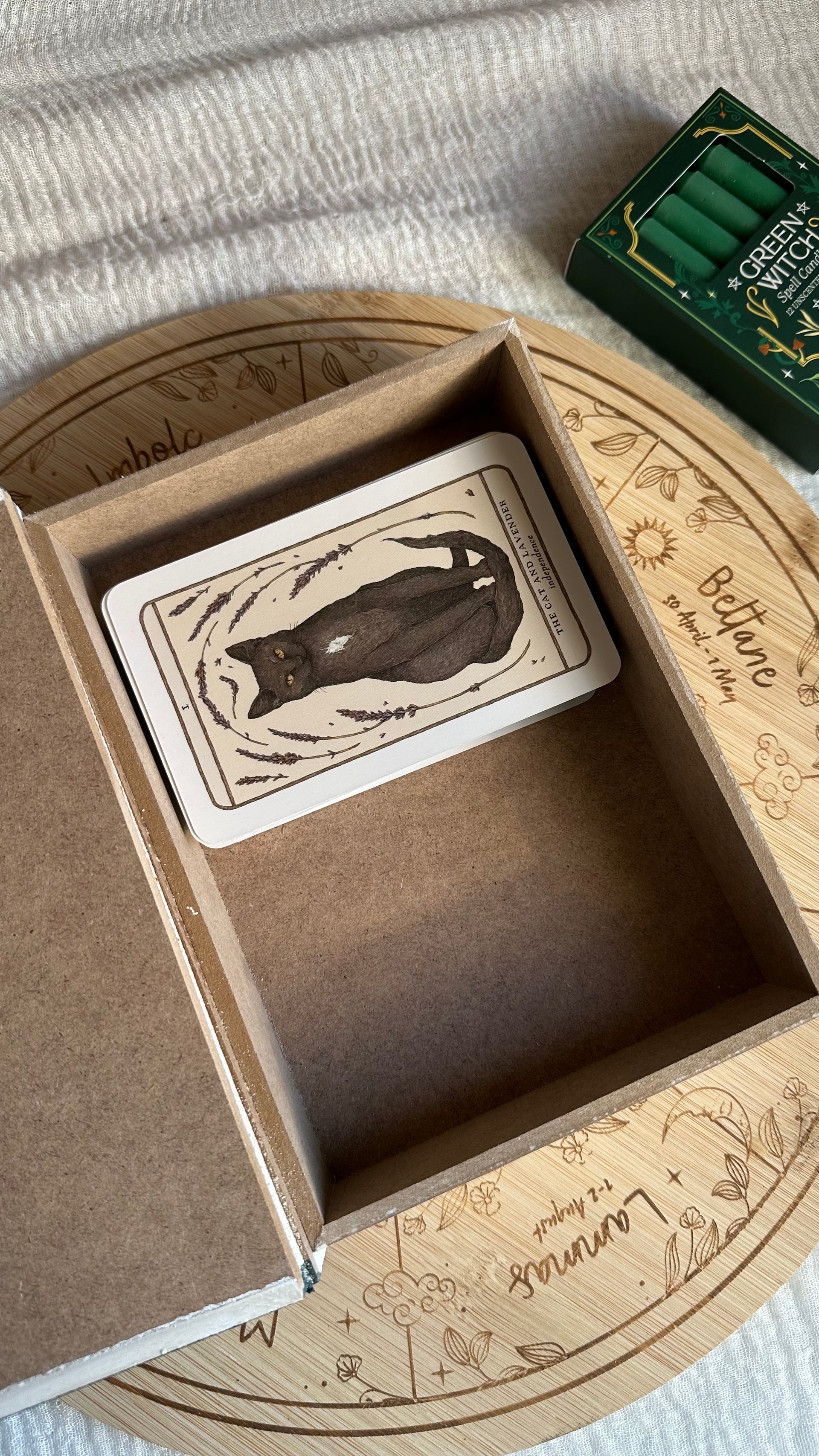 Scatola a forma di libro Green Witch