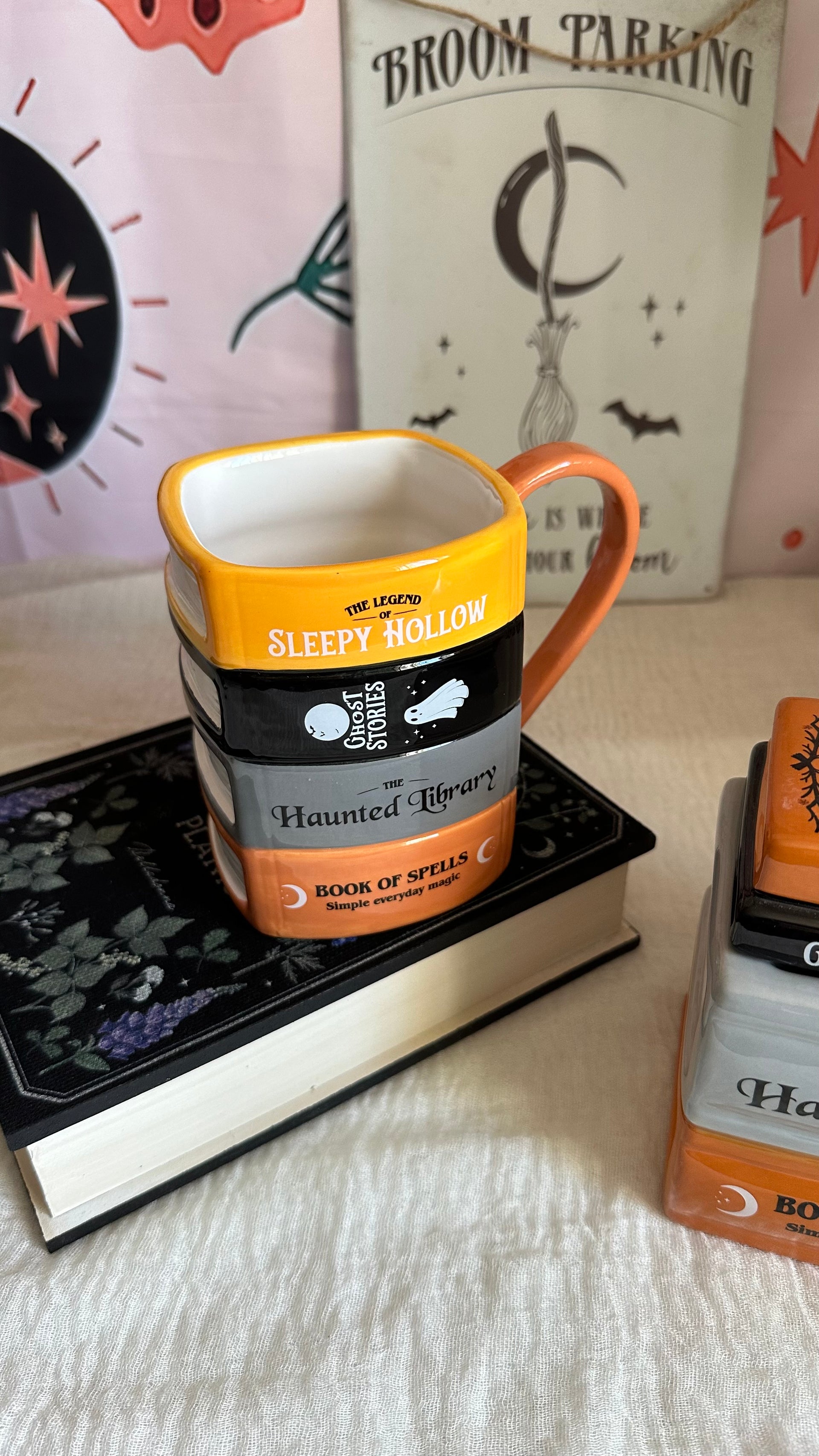 Tazza Haunted Library