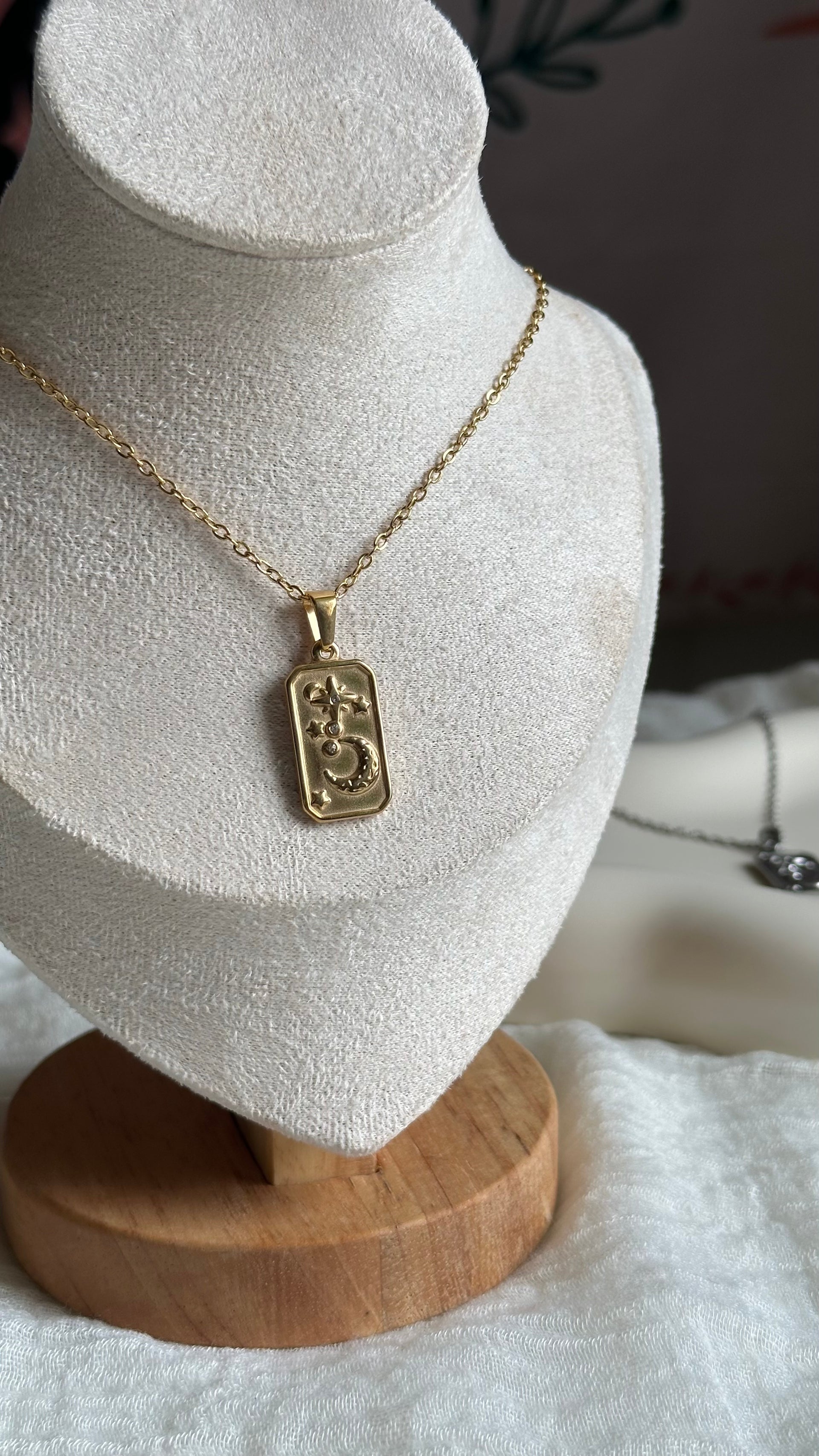 Collana Moon