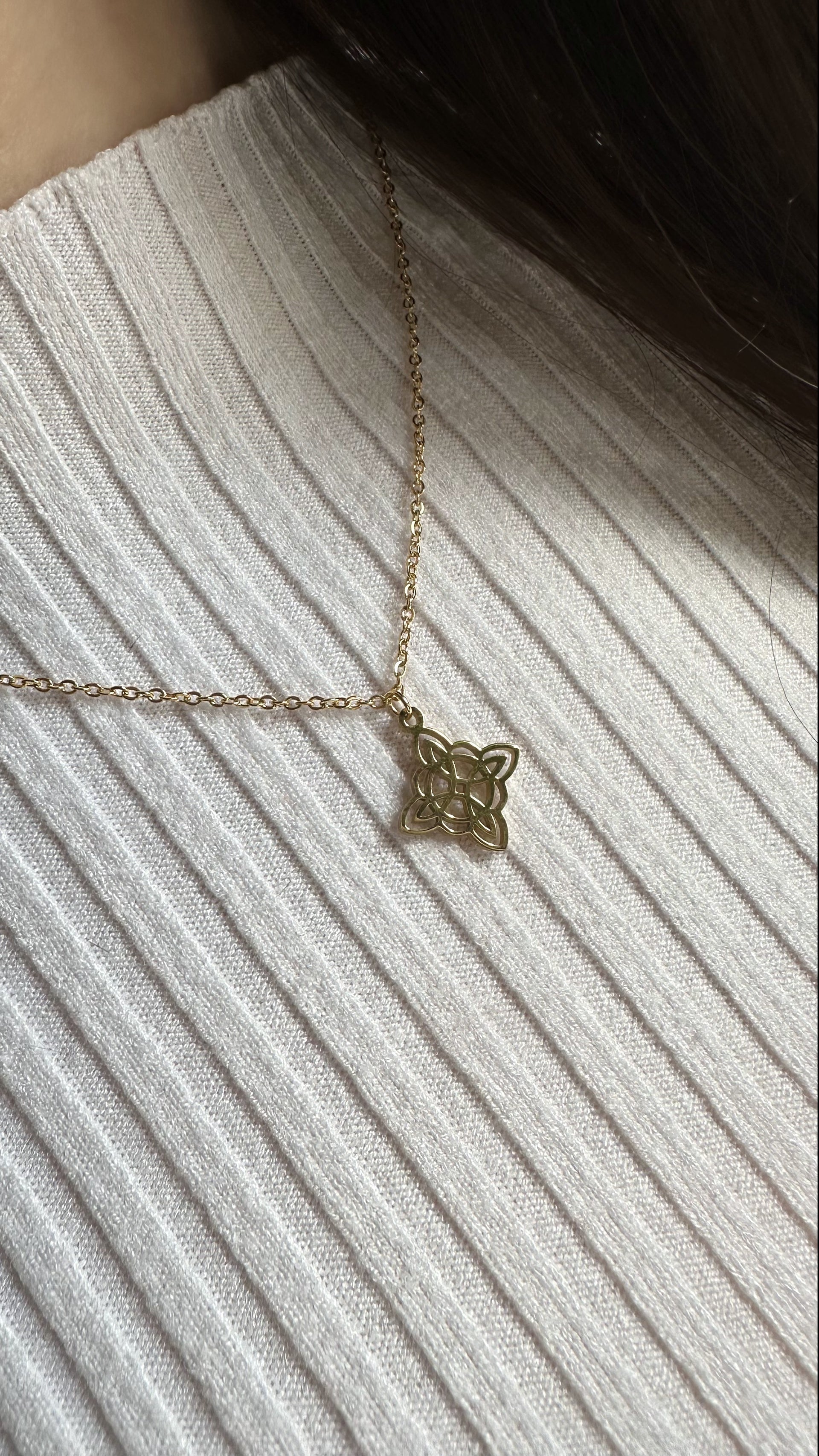 Collana I'm a Witch