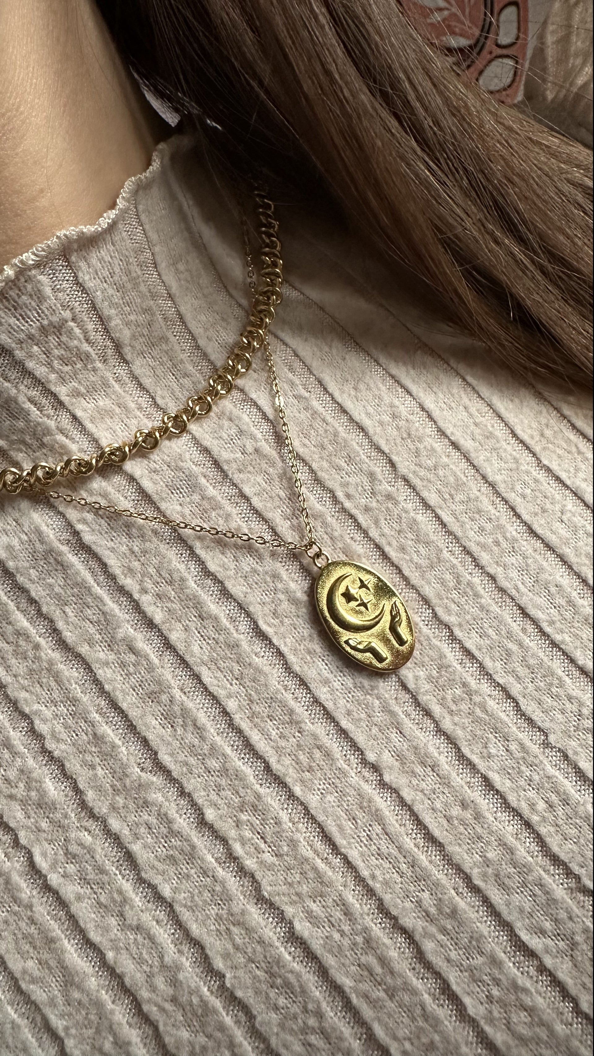 Collana Iside