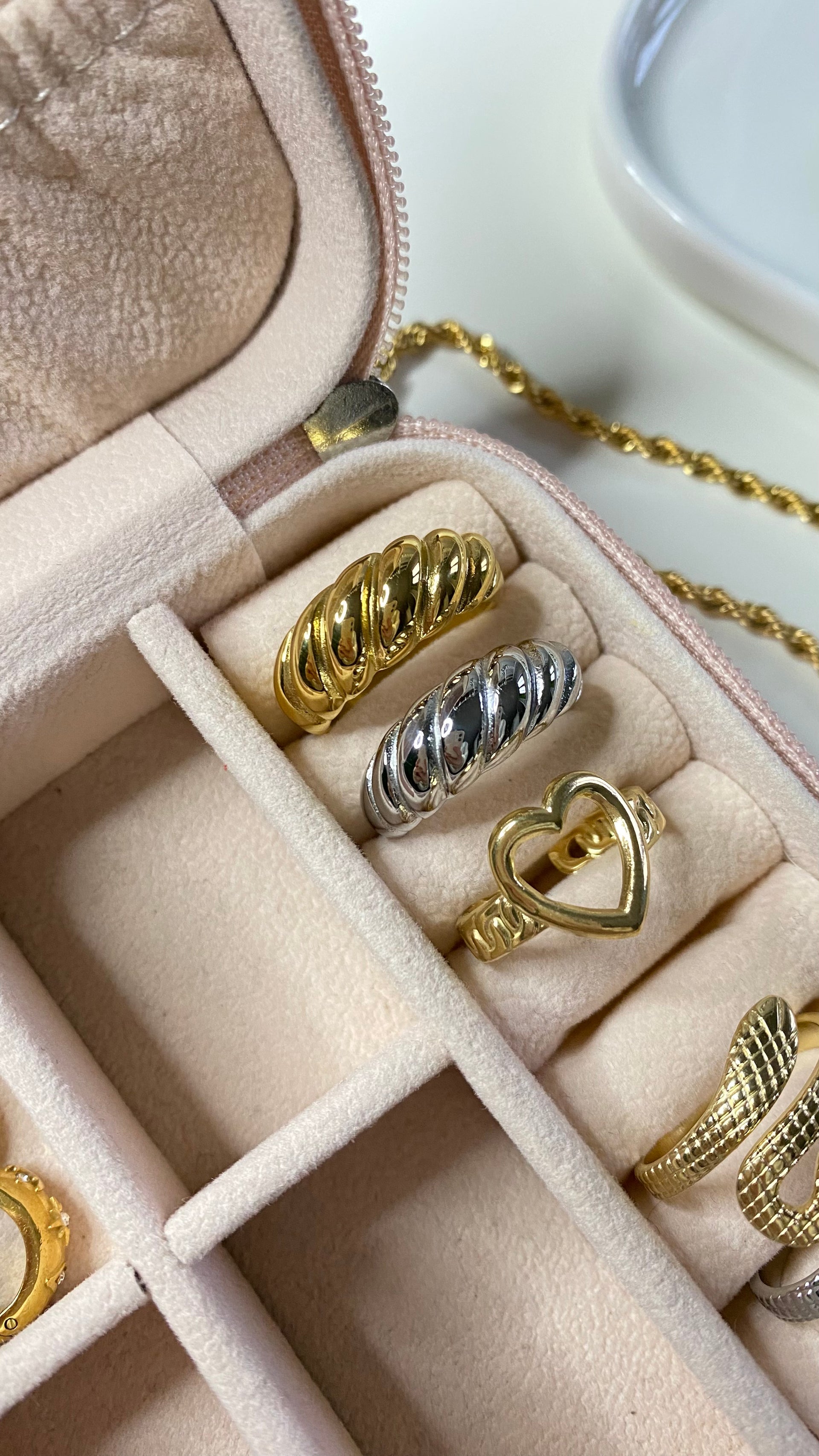 Anello Positivity